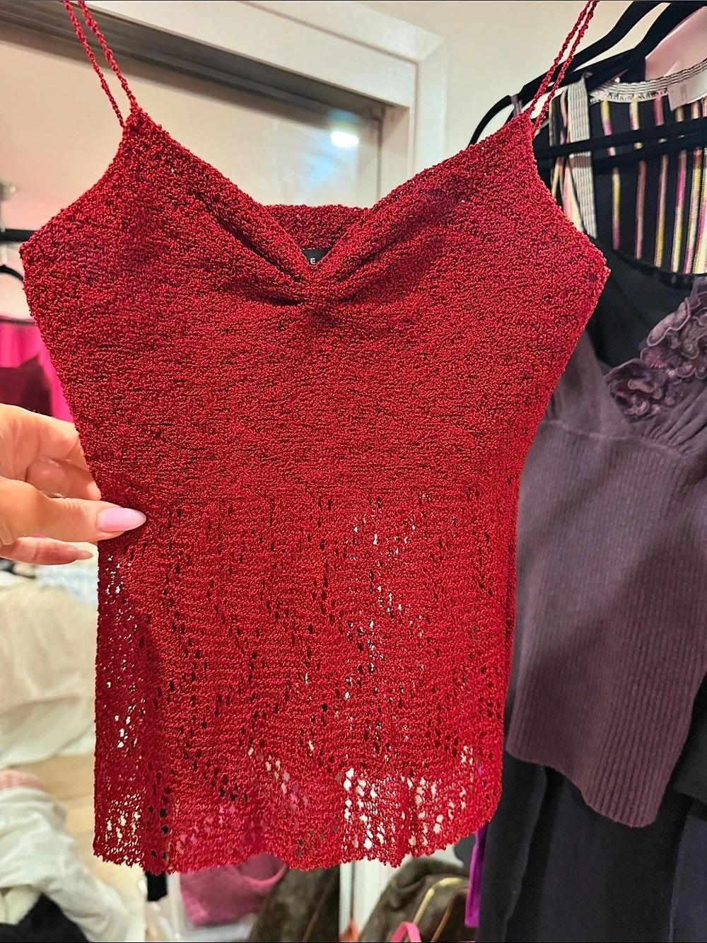 Bette Paige Red Textured Camisole Size Small Like New ❤️